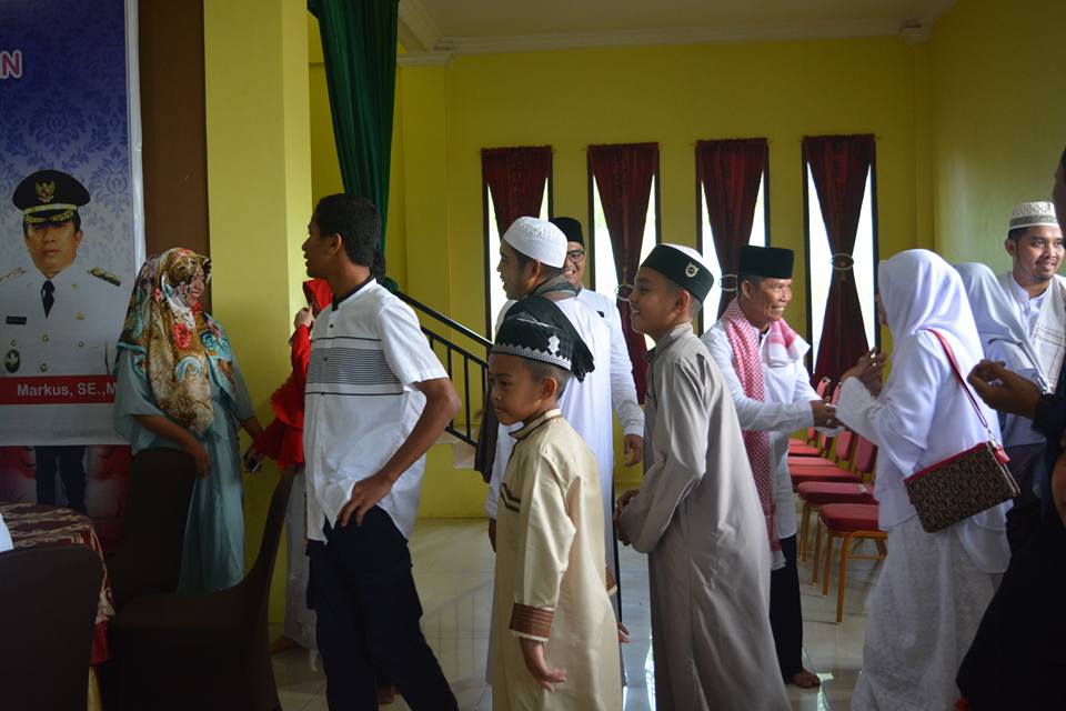 Bupati Menggelar Open House Dikediaman Beliau